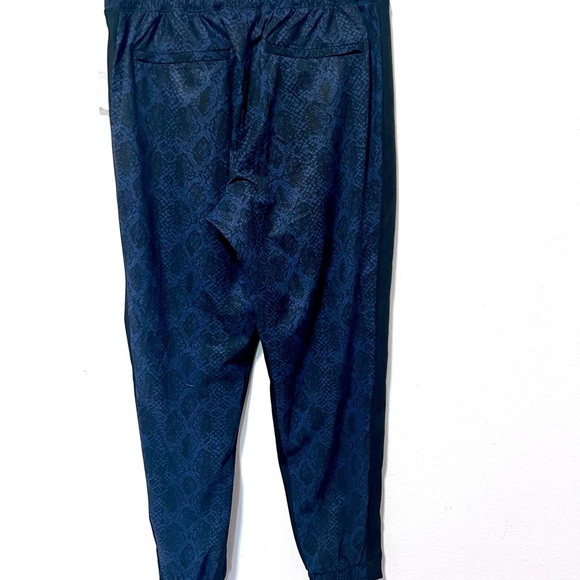 Athleta Brooklyn Blue phyton Jogger Sweatpants workwear, travel 8 - Picture 3 of 6